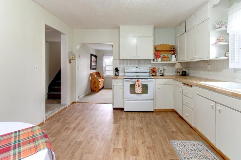 409 4th St, Kenyon, MN 55946