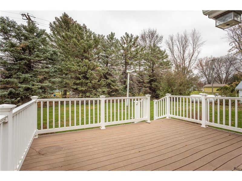 304 1st St E, Chokio, MN 56221