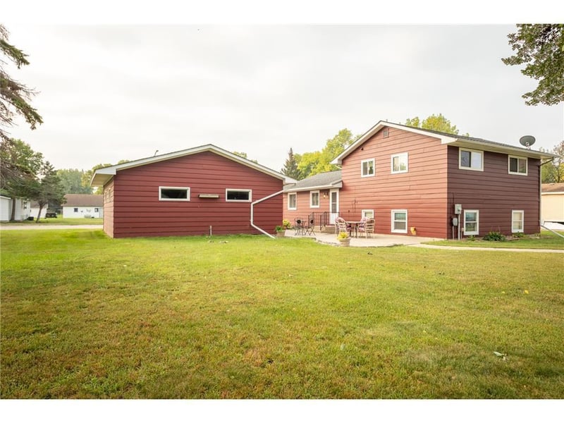 303 5th St E, Herman, MN 56248