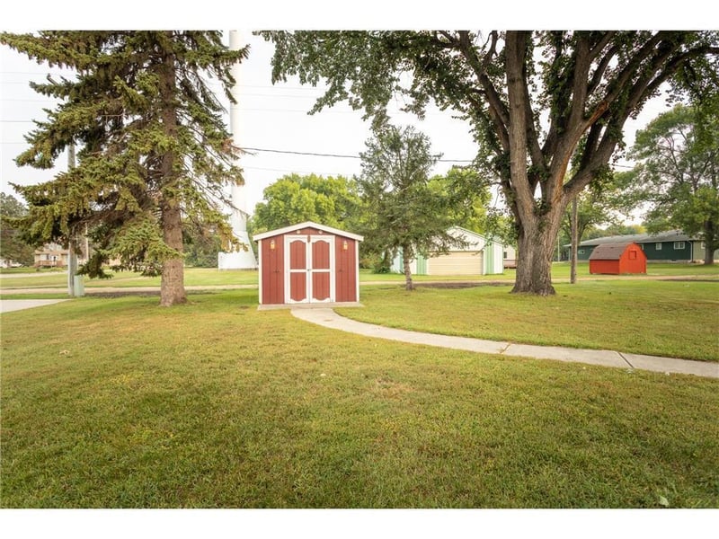 303 5th St E, Herman, MN 56248