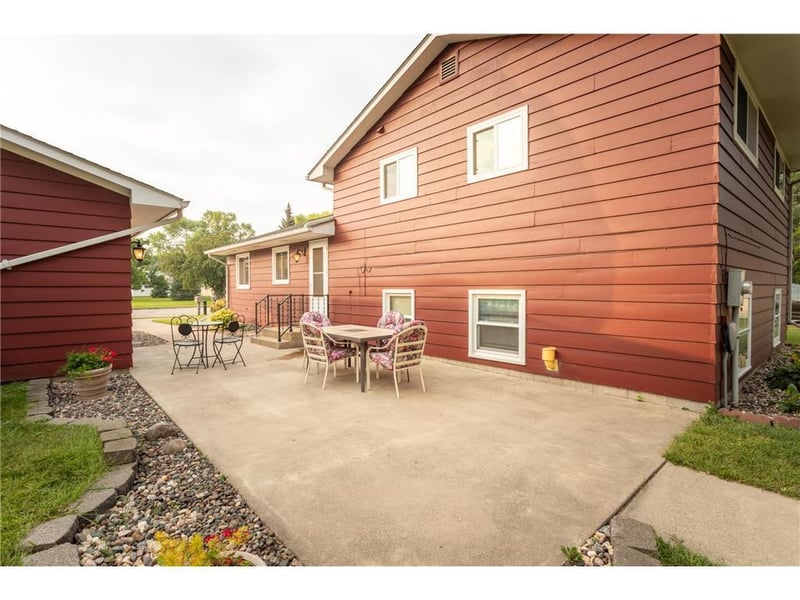 303 5th St E, Herman, MN 56248