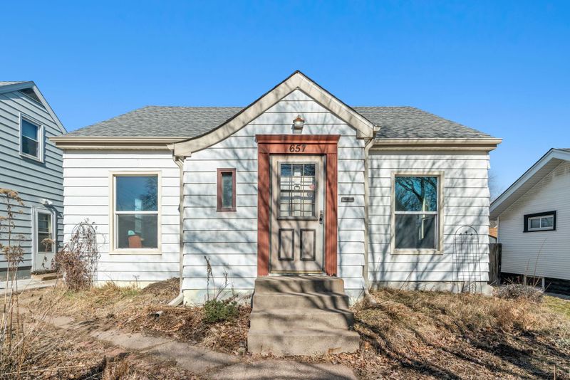 657 Cottage Ave E, Saint Paul, MN 55106