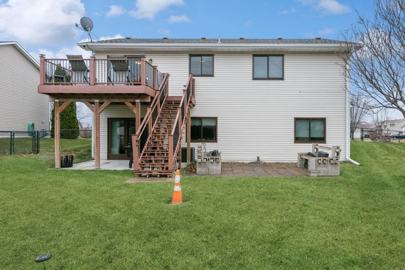 8944 Farmstead Ave, Monticello, MN 55362