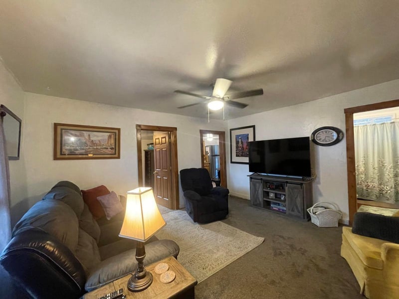 46937 Riverview Dr, La Crescent, MN 55947