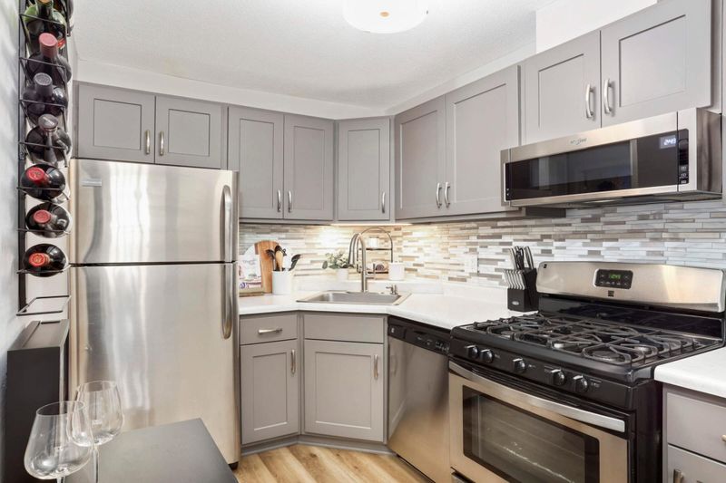 4820 Park Commons Dr #336, Saint Louis Park, MN 55416