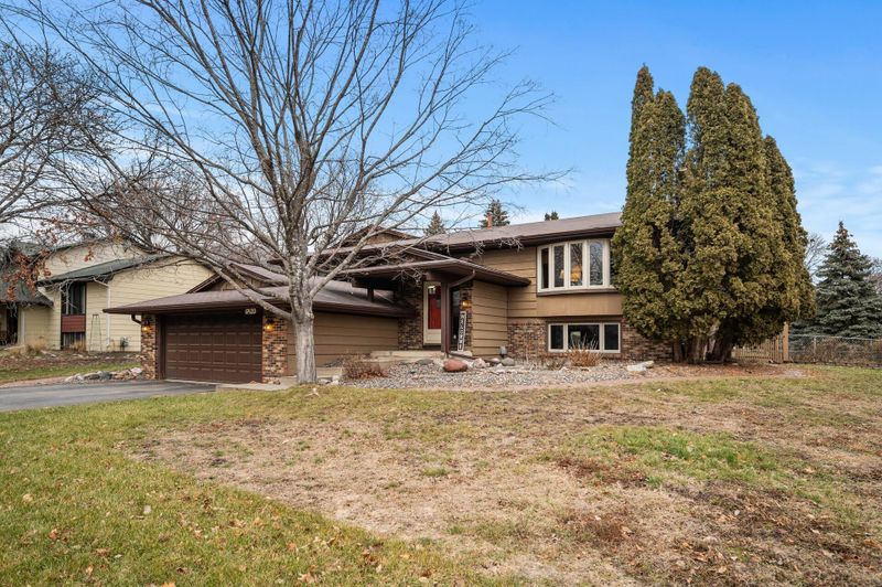 6420 Deerwood Ln N, Maple Grove, MN 55369