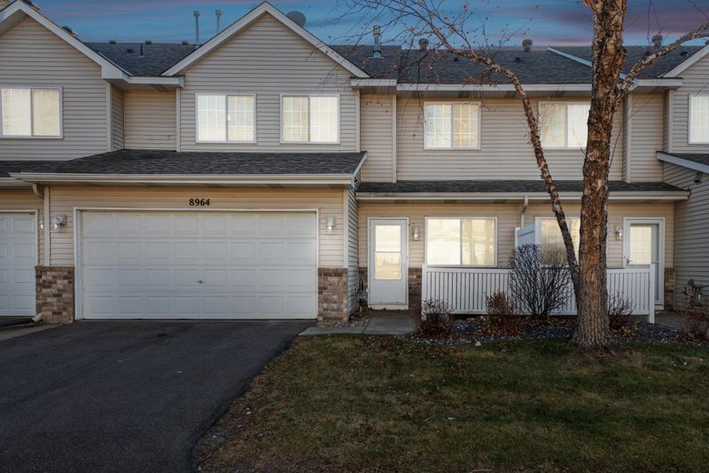8964 92nd St S, Cottage Grove, MN 55016