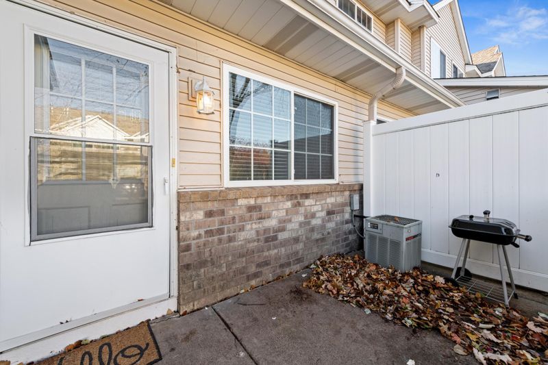 8964 92nd St S, Cottage Grove, MN 55016