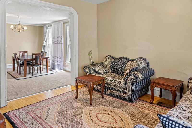297 Thomas Ave, Saint Paul, MN 55103