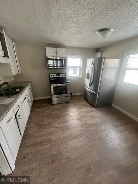 313 Raymond Ave NE, Saint Cloud, MN 56304