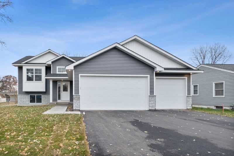 6718 Scott Ave N, Brooklyn Center, MN 55429