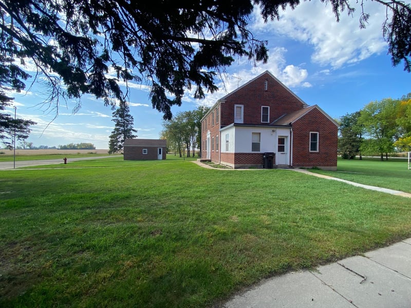 501 3rd St S, De Graff, MN 56271
