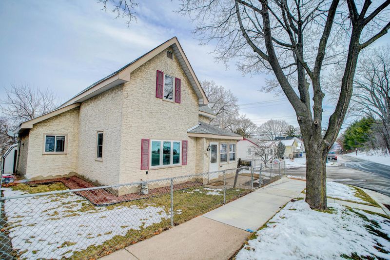 289 Curtice St E, Saint Paul, MN 55107