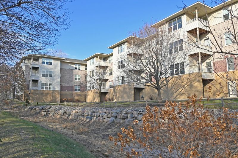 9225 Medicine Lake Rd #110B, Golden Valley, MN 55427