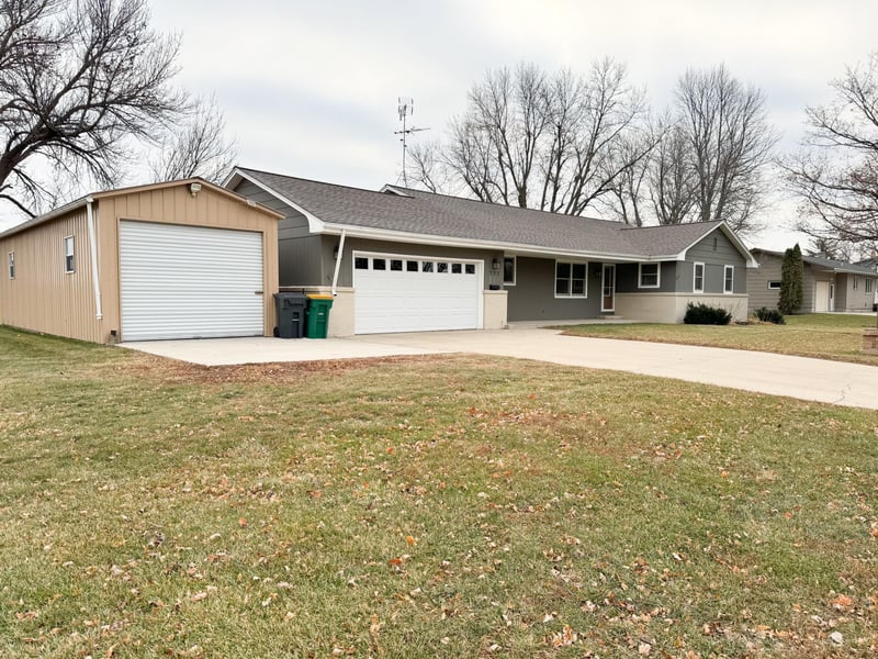 332 Smith Ave, Heron Lake, MN 56137