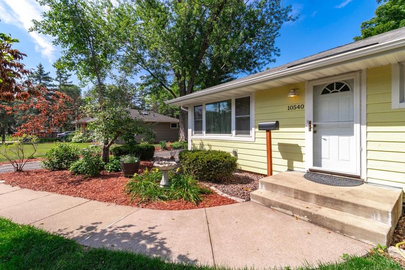 10540 Abbott Ave S, Bloomington, MN 55431