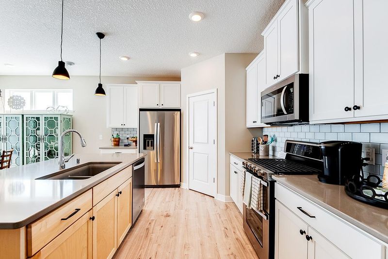 19132 Grass Lake Trl, Rogers, MN 55374