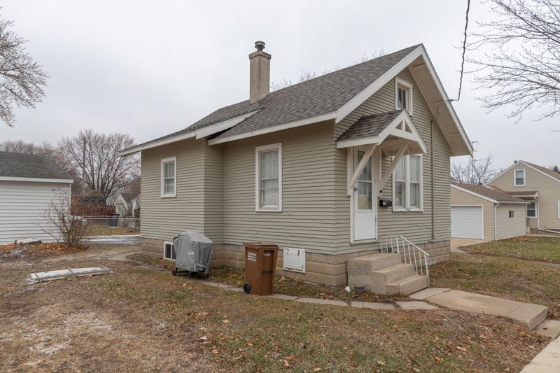 1103 7th St NW, Austin, MN 55912