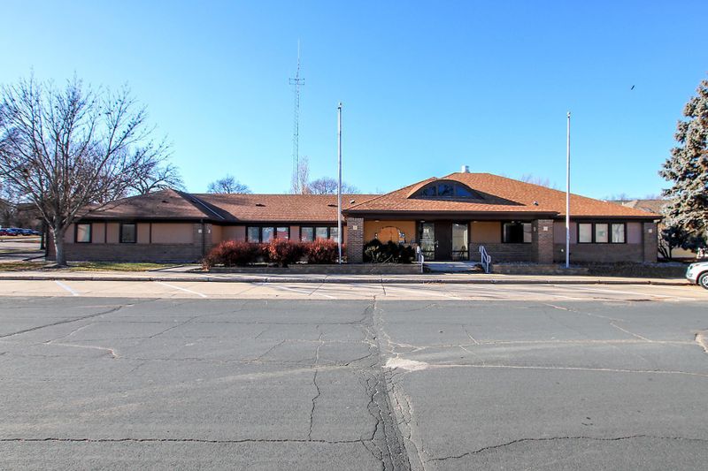 10 Franklin St SW, Hutchinson, MN 55350