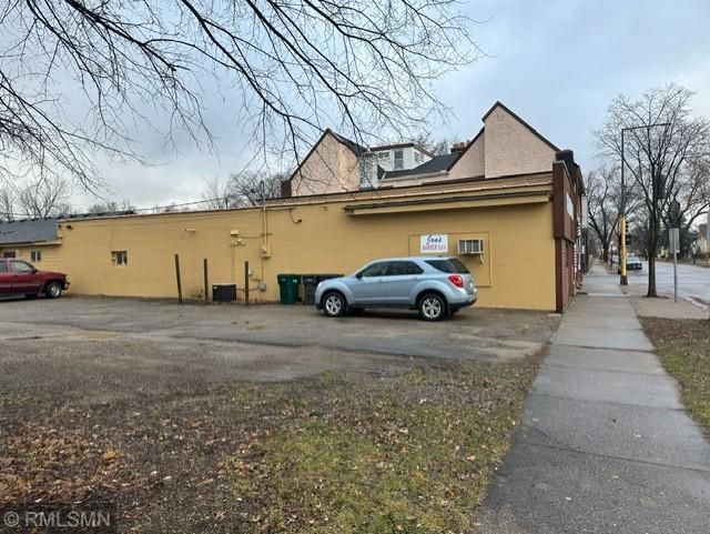 1332 Thomas Ave, Saint Paul, MN 55104