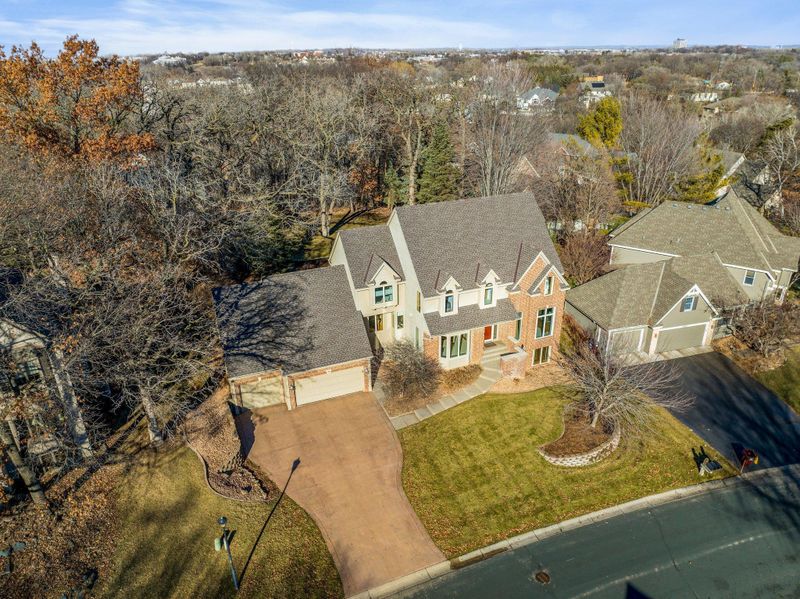 1451 Kings Wood Ln, Eagan, MN 55122