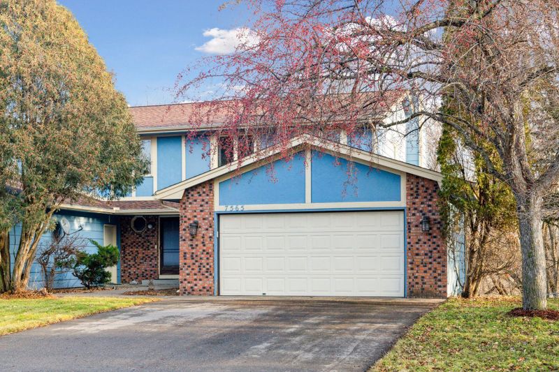 7565 Bittersweet Dr, Eden Prairie, MN 55344