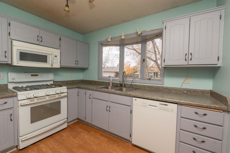 7585 Hyde Ave S, Cottage Grove, MN 55016
