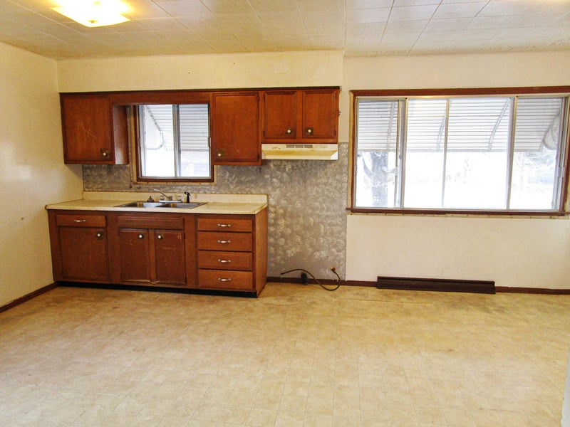 910 Mill St, Sparta, WI 54656