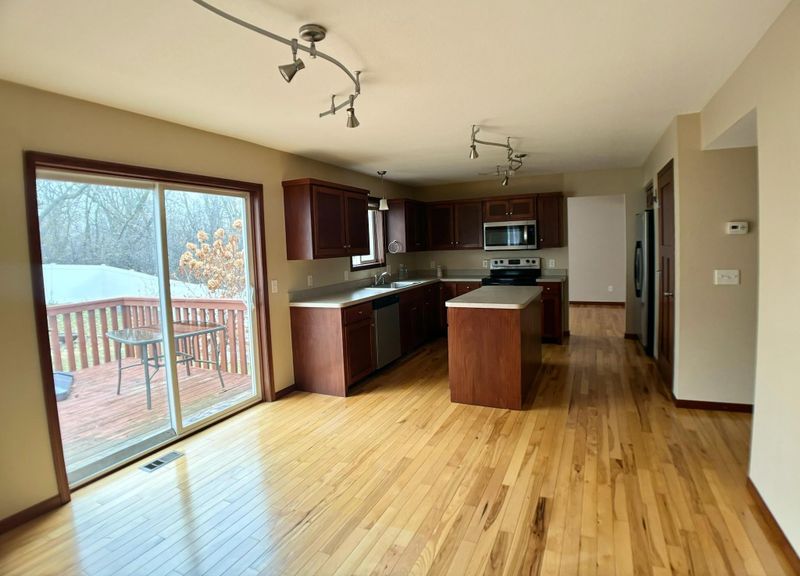 2663 Sierra Ln, Little Canada, MN 55117