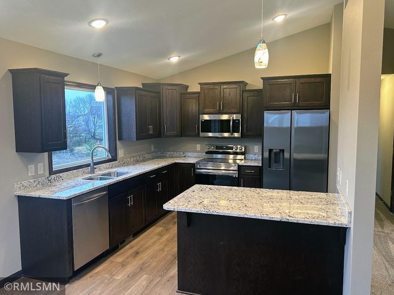 2431 Gold Ln, Saint Augusta, MN 56301