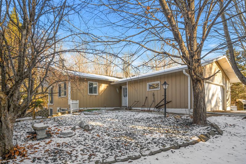 28501 Jocelyn Ave, Chisago City, MN 55013