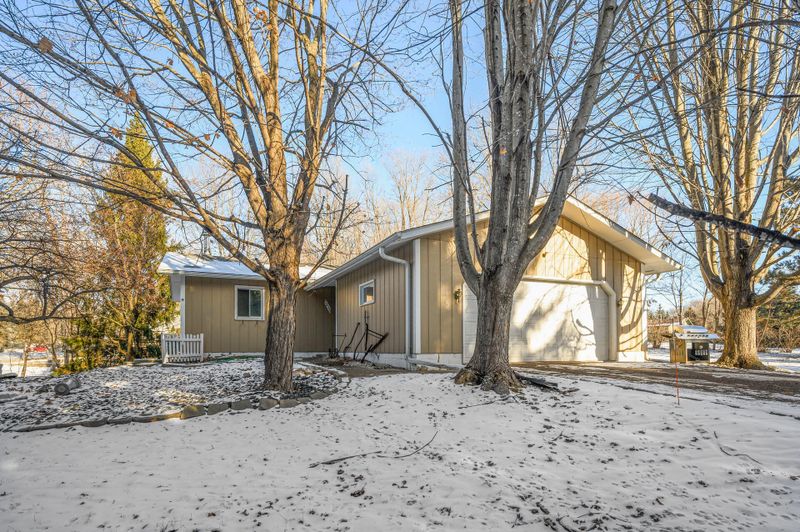 28501 Jocelyn Ave, Chisago City, MN 55013