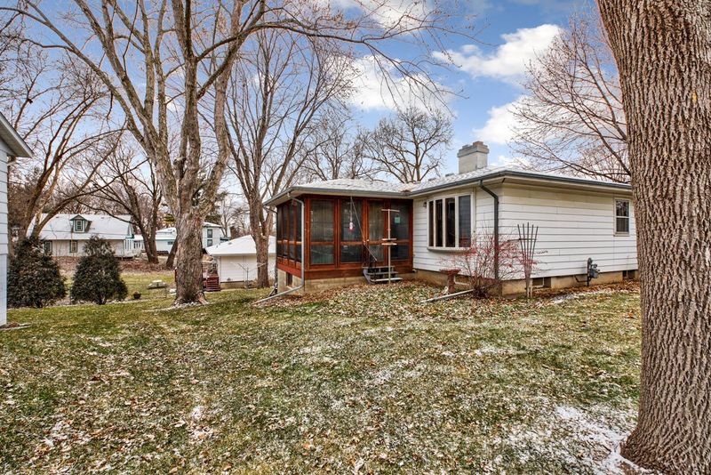 511 1st St SW, Faribault, MN 55021
