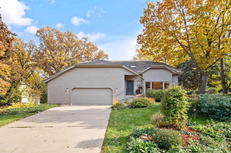 13170 Flagstaff Ave, Apple Valley, MN 55124