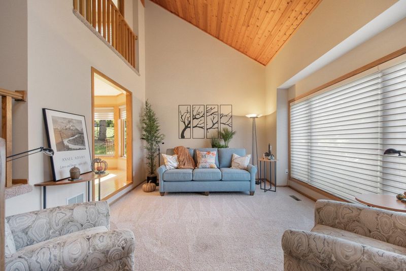 13170 Flagstaff Ave, Apple Valley, MN 55124