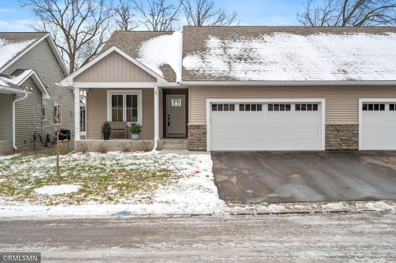 2086 Kari Ln, North Saint Paul, MN 55109