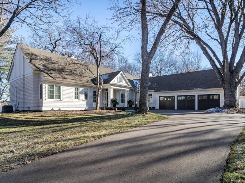 5915 Christmas Lake Rd, Shorewood, MN 55331