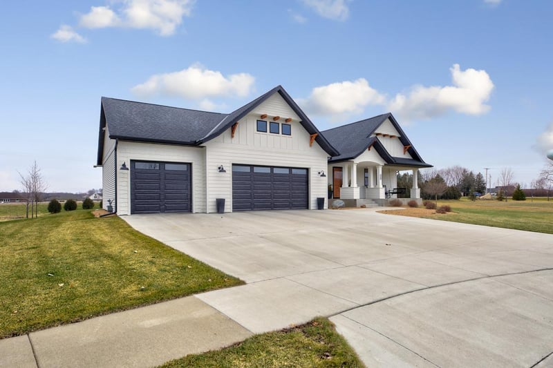 2720 Timber Ridge Pl NE, Owatonna, MN 55060
