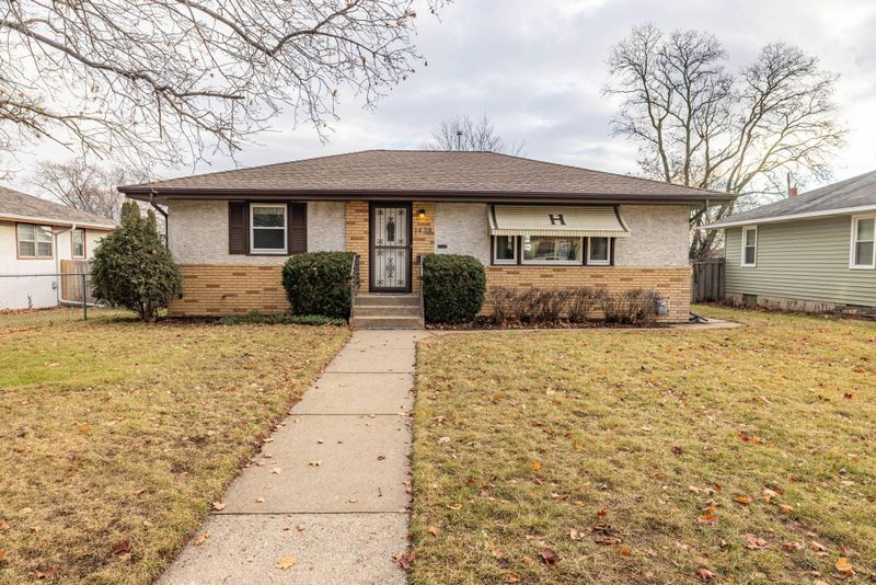 1439 6th Ave S, South Saint Paul, MN 55075