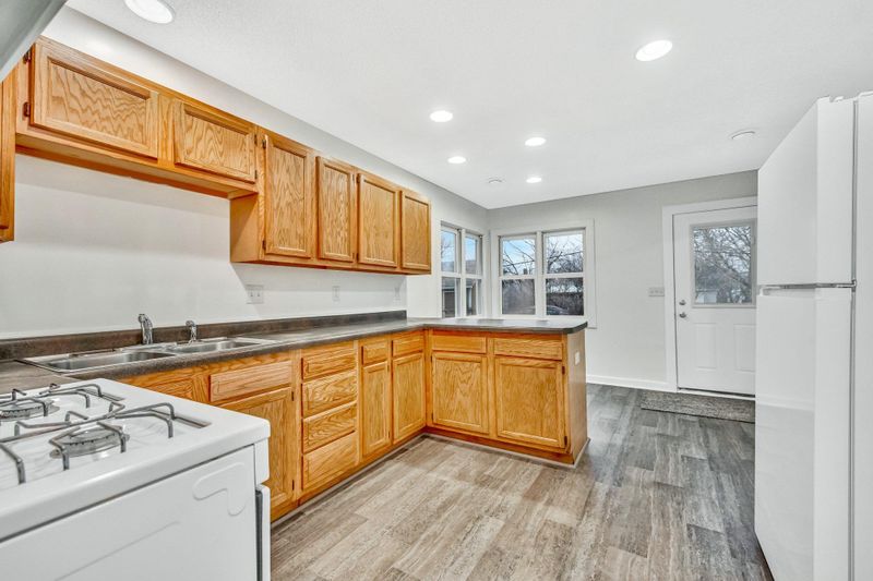 975 Margaret St, Saint Paul, MN 55106