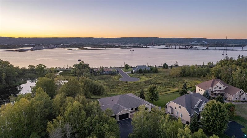 4115 Overlook Ln, Superior, WI 54880