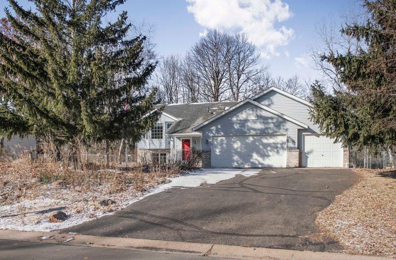 39168 Riverside Ct, North Branch, MN 55056