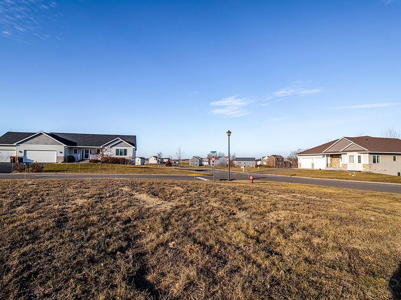 701 Daffodil Ave, Waverly, MN 55390