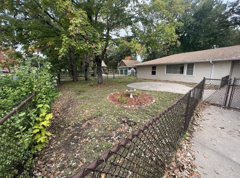 367 4th St SW, Forest Lake, MN 55025