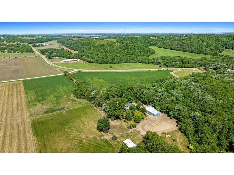 33504 Warsaw Trl, Cannon Falls, MN 55009