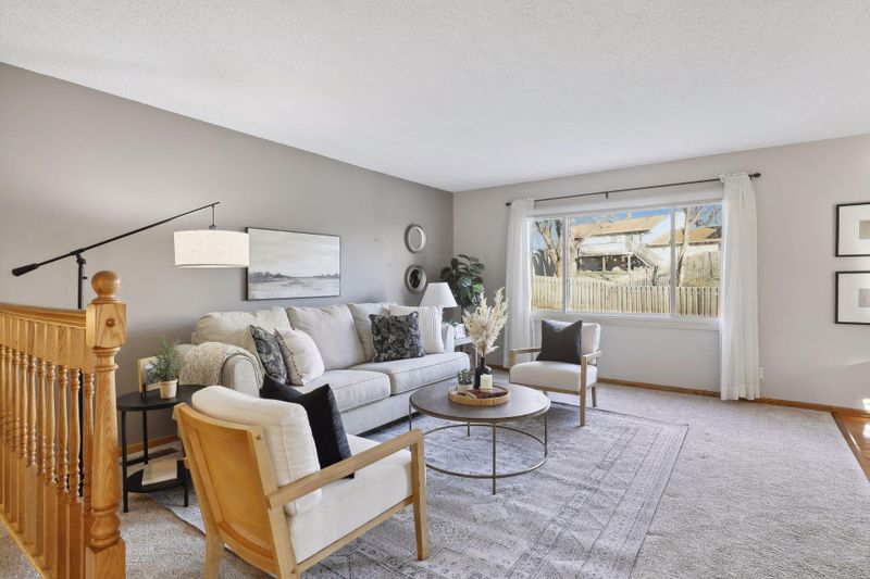 9911 Cromwell Dr, Eden Prairie, MN 55347