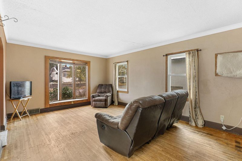 1803 Reaney Ave E, Saint Paul, MN 55119