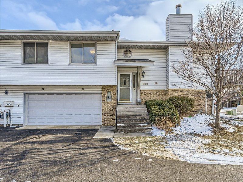 600 E 143rd St, Burnsville, MN 55337