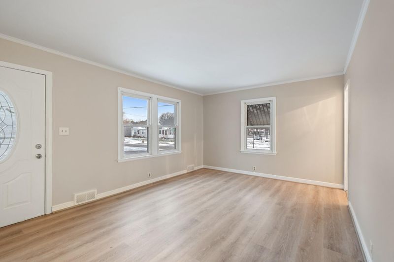 1719 Rose Ave E, Saint Paul, MN 55106