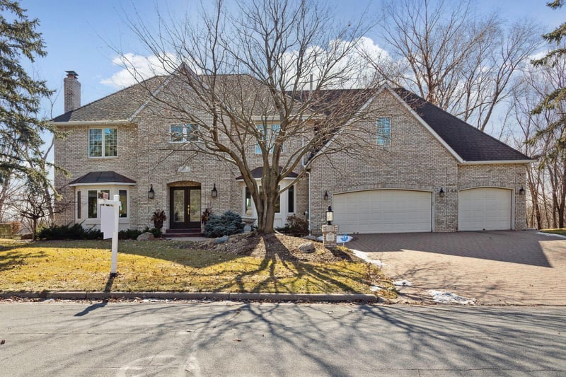 766 Evergreen Knolls, Mendota Heights, MN 55118
